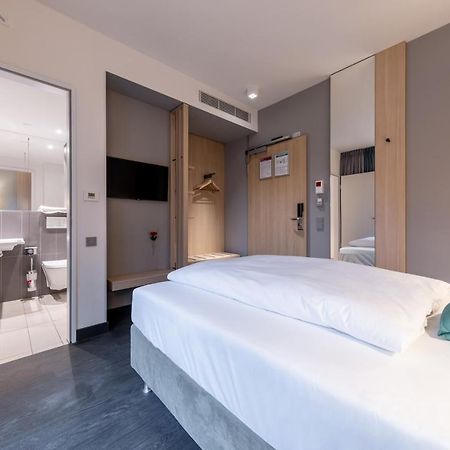 Serways Hotel Hoesel Ratingen Exterior photo